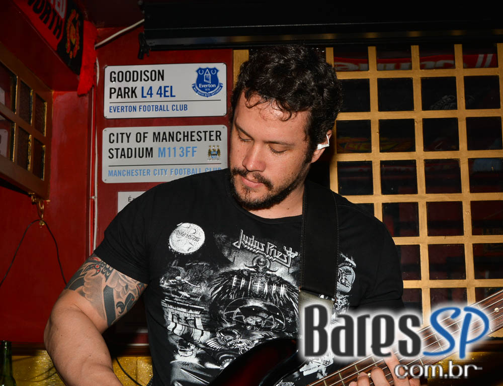 Piper e William Kim comandaram a noite com pop rock no Republic Pub Piper e William Kim comandaram a noite com pop rock no Republic Pub