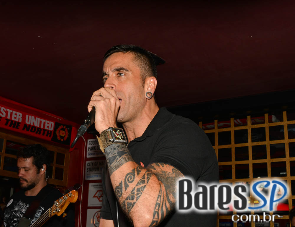 Piper e William Kim comandaram a noite com pop rock no Republic Pub Piper e William Kim comandaram a noite com pop rock no Republic Pub