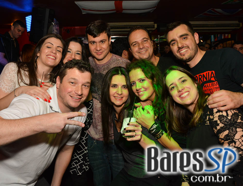 Piper e William Kim comandaram a noite com pop rock no Republic Pub Piper e William Kim comandaram a noite com pop rock no Republic Pub