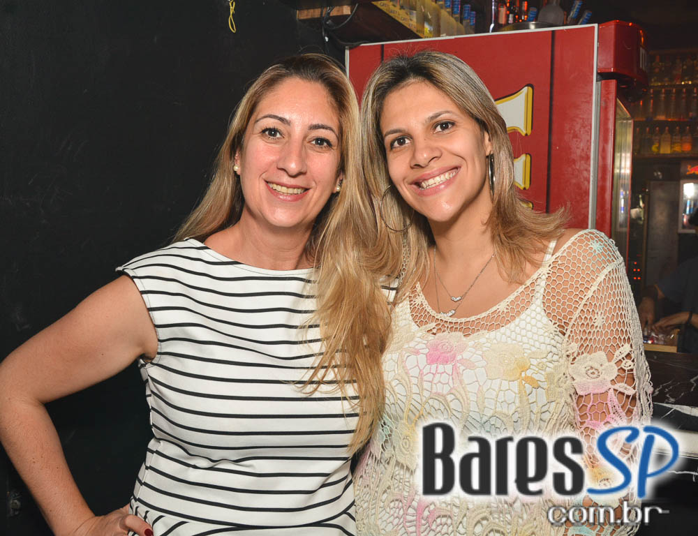 Akbar Lounge e Disco recebeu os agitos da Noite do Vermelho Akbar Lounge e Disco recebeu os agitos da Noite do Vermelho