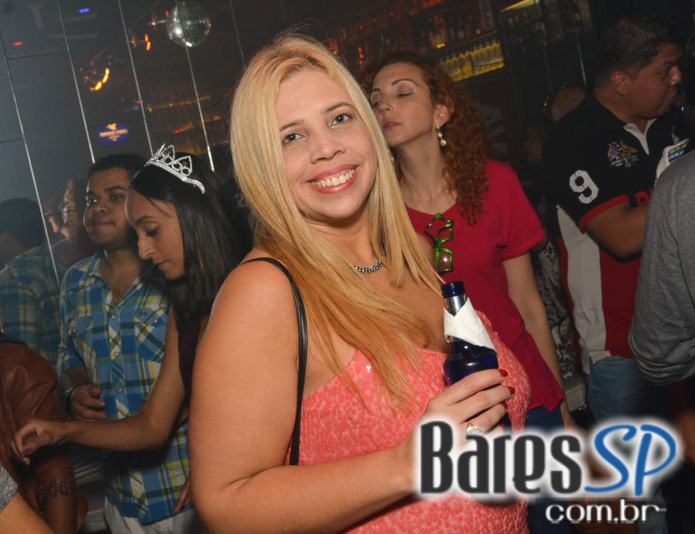 Akbar Lounge e Disco recebeu os agitos da Noite do Vermelho Akbar Lounge e Disco recebeu os agitos da Noite do Vermelho