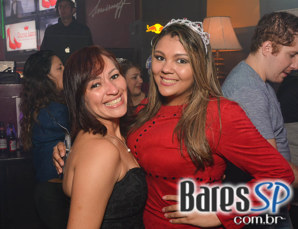 Akbar Lounge e Disco recebeu os agitos da Noite do Vermelho Akbar Lounge e Disco recebeu os agitos da Noite do Vermelho