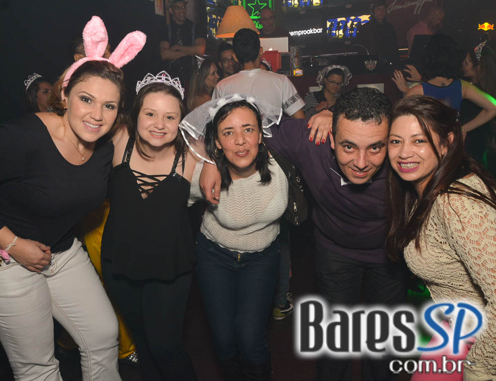 Akbar Lounge e Disco recebeu os agitos da Noite do Vermelho Akbar Lounge e Disco recebeu os agitos da Noite do Vermelho