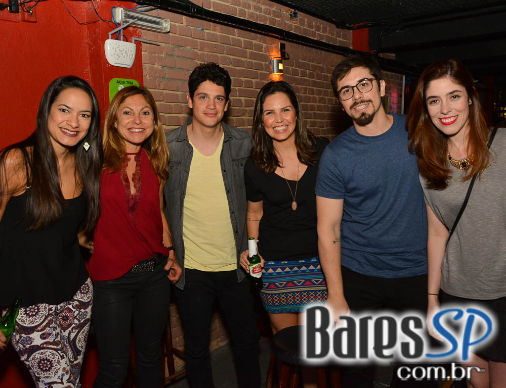 Com muita música a Banda Augusta Rock animou a galera do B Music Bar Com muita música a Banda Augusta Rock animou a galera do B Music Bar