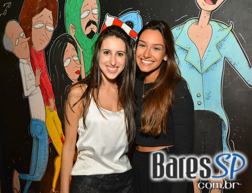 Com muita música a Banda Augusta Rock animou a galera do B Music Bar Com muita música a Banda Augusta Rock animou a galera do B Music Bar