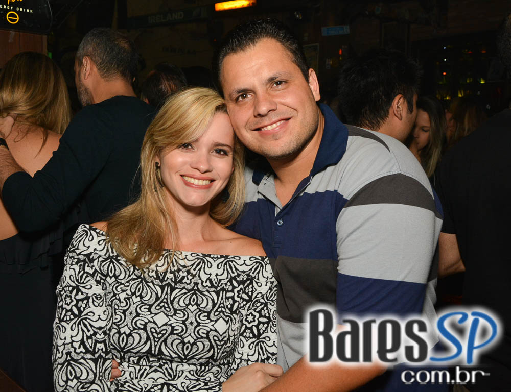 Banda Rock Stamp animou o palco do Dublin tocando muito Pop Rock Banda Rock Stamp animou o palco do Dublin tocando muito Pop Rock