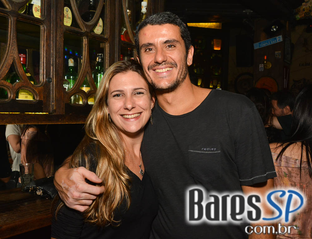 Banda Rock Stamp animou o palco do Dublin tocando muito Pop Rock Banda Rock Stamp animou o palco do Dublin tocando muito Pop Rock