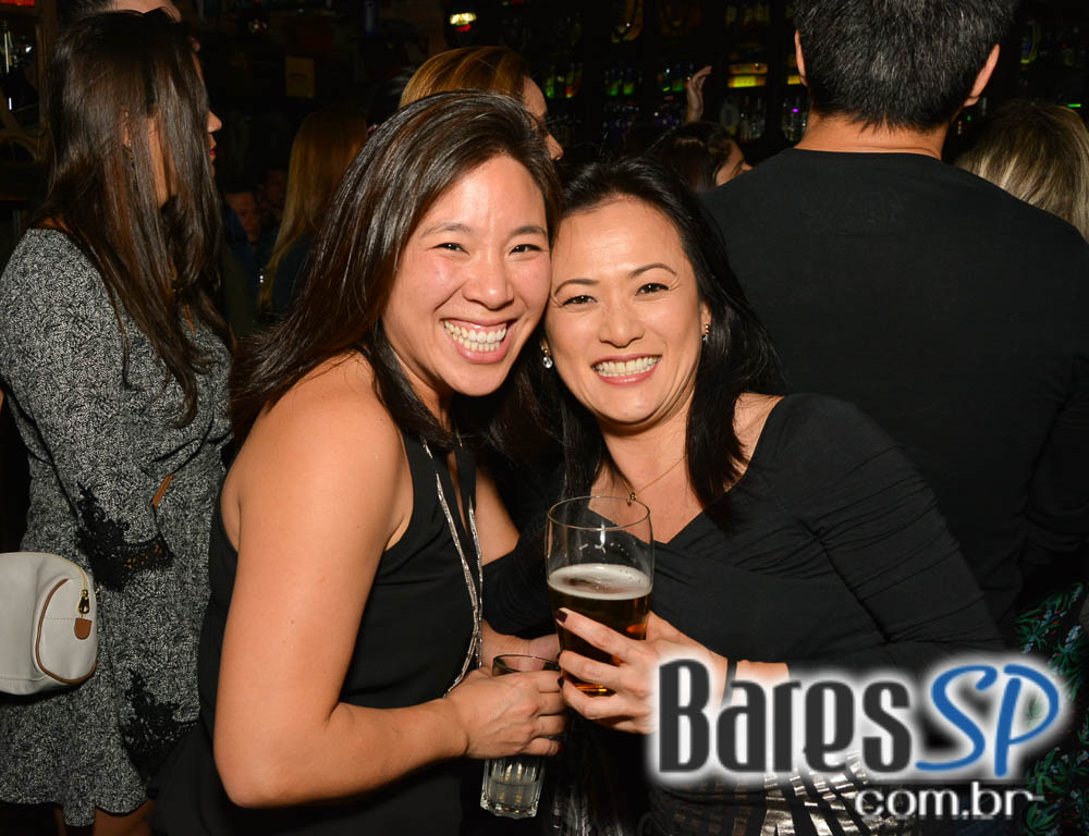 Banda Rock Stamp animou o palco do Dublin tocando muito Pop Rock Banda Rock Stamp animou o palco do Dublin tocando muito Pop Rock