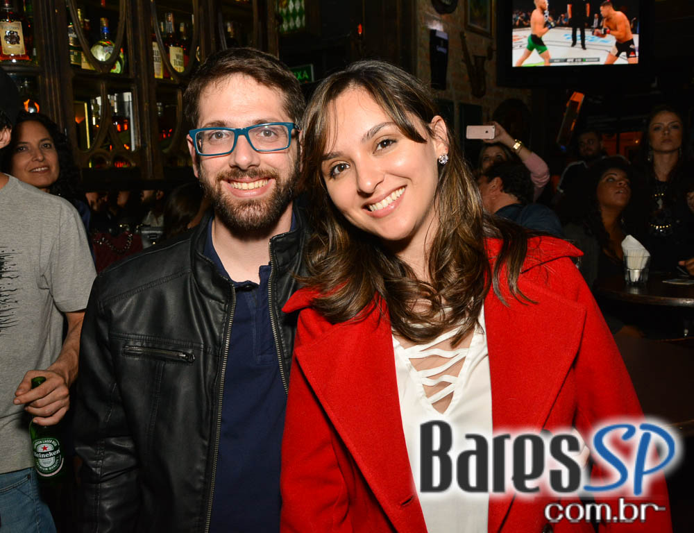 Banda Rock Stamp animou o palco do Dublin tocando muito Pop Rock Banda Rock Stamp animou o palco do Dublin tocando muito Pop Rock