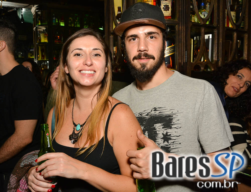 Banda Rock Stamp animou o palco do Dublin tocando muito Pop Rock Banda Rock Stamp animou o palco do Dublin tocando muito Pop Rock