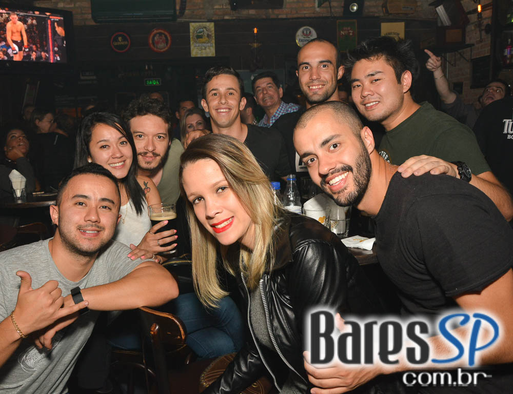 Banda Rock Stamp animou o palco do Dublin tocando muito Pop Rock Banda Rock Stamp animou o palco do Dublin tocando muito Pop Rock