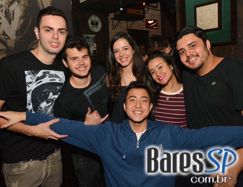 Banda Rock Stamp animou o palco do Dublin tocando muito Pop Rock Banda Rock Stamp animou o palco do Dublin tocando muito Pop Rock