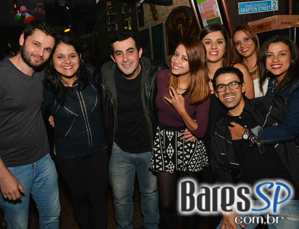 Banda Rock Stamp animou o palco do Dublin tocando muito Pop Rock Banda Rock Stamp animou o palco do Dublin tocando muito Pop Rock