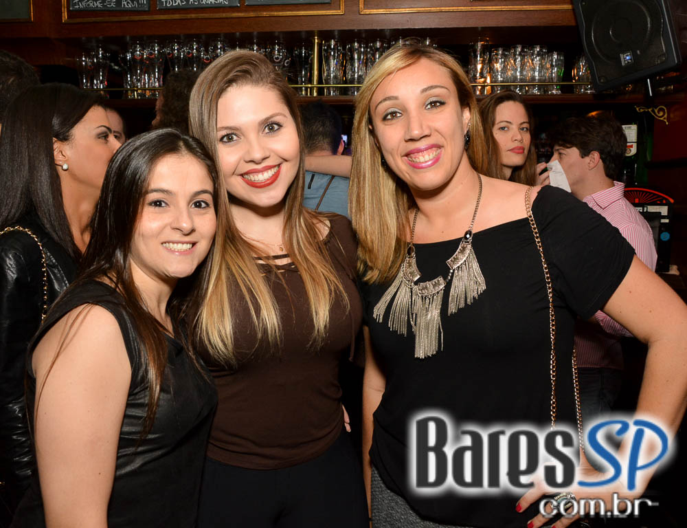 Banda Piper e William Kim comandaram a noite com muito rock no Republic Pub Banda Piper e William Kim comandaram a noite com muito rock no Republic Pub