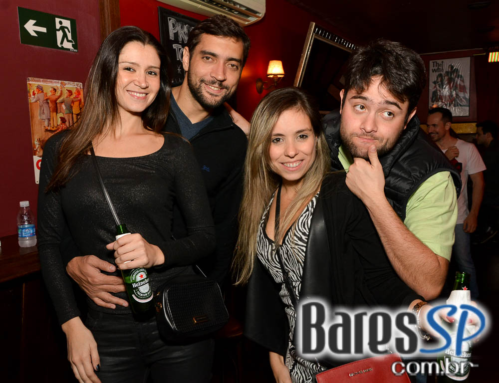 Banda Piper e William Kim comandaram a noite com muito rock no Republic Pub Banda Piper e William Kim comandaram a noite com muito rock no Republic Pub