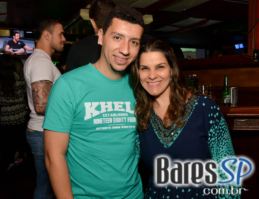 Banda Piper e William Kim comandaram a noite com muito rock no Republic Pub Banda Piper e William Kim comandaram a noite com muito rock no Republic Pub