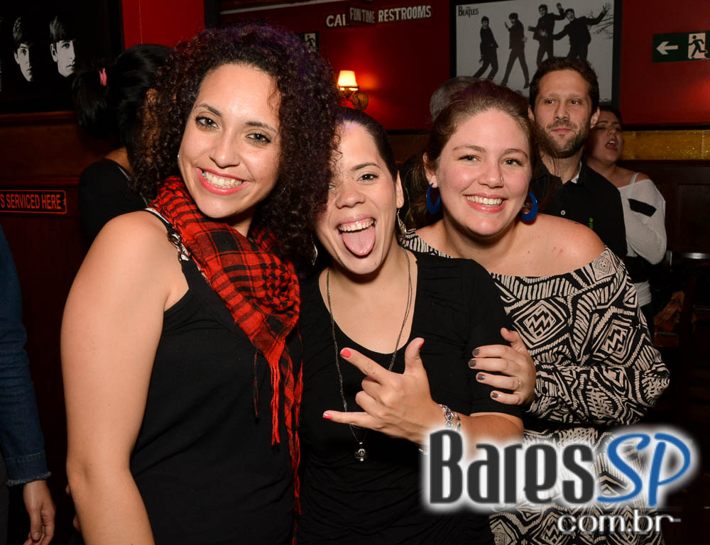 Banda Piper e William Kim comandaram a noite com muito rock no Republic Pub Banda Piper e William Kim comandaram a noite com muito rock no Republic Pub