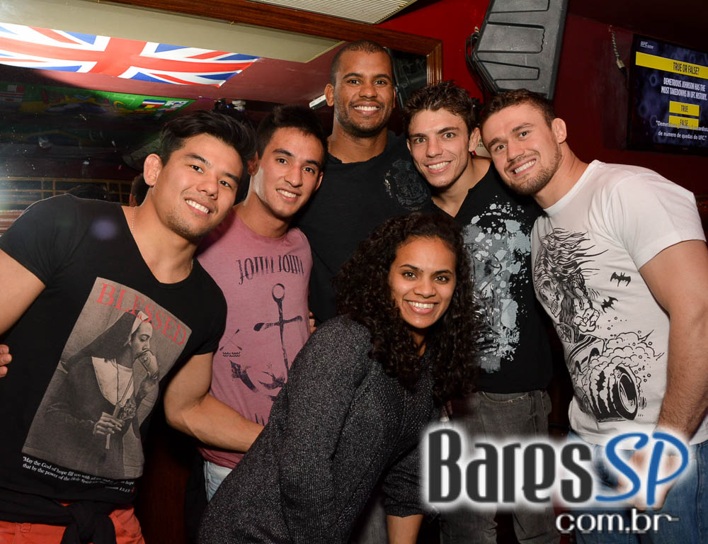 Banda Piper e William Kim comandaram a noite com muito rock no Republic Pub Banda Piper e William Kim comandaram a noite com muito rock no Republic Pub