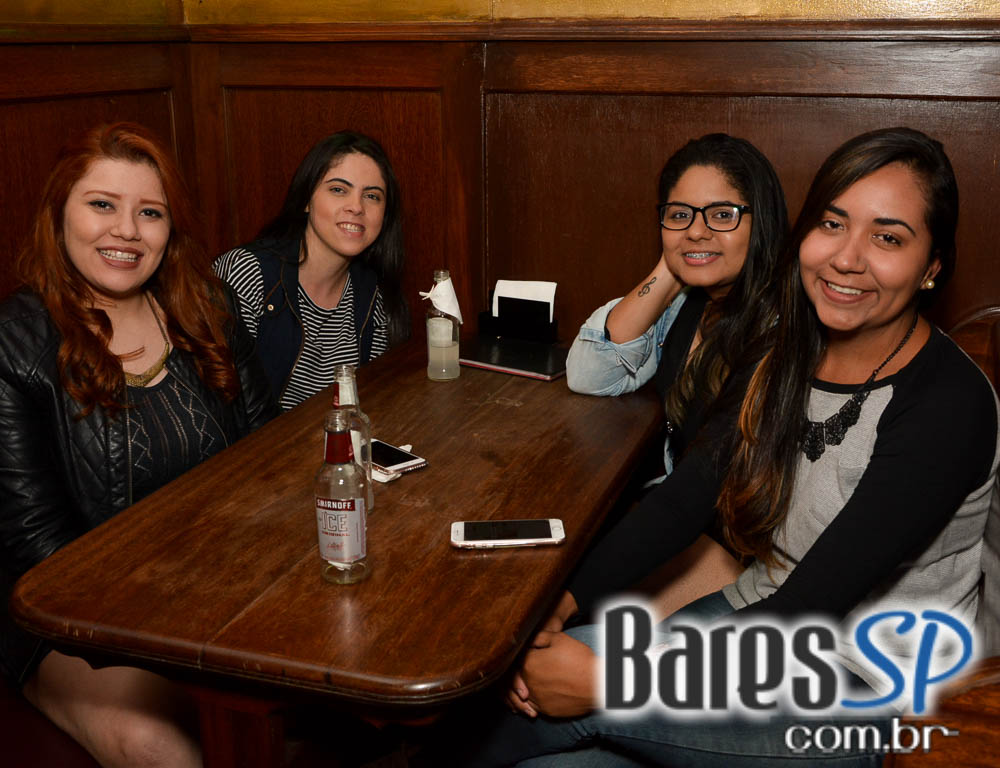 Banda Piper e William Kim comandaram a noite com muito rock no Republic Pub Banda Piper e William Kim comandaram a noite com muito rock no Republic Pub