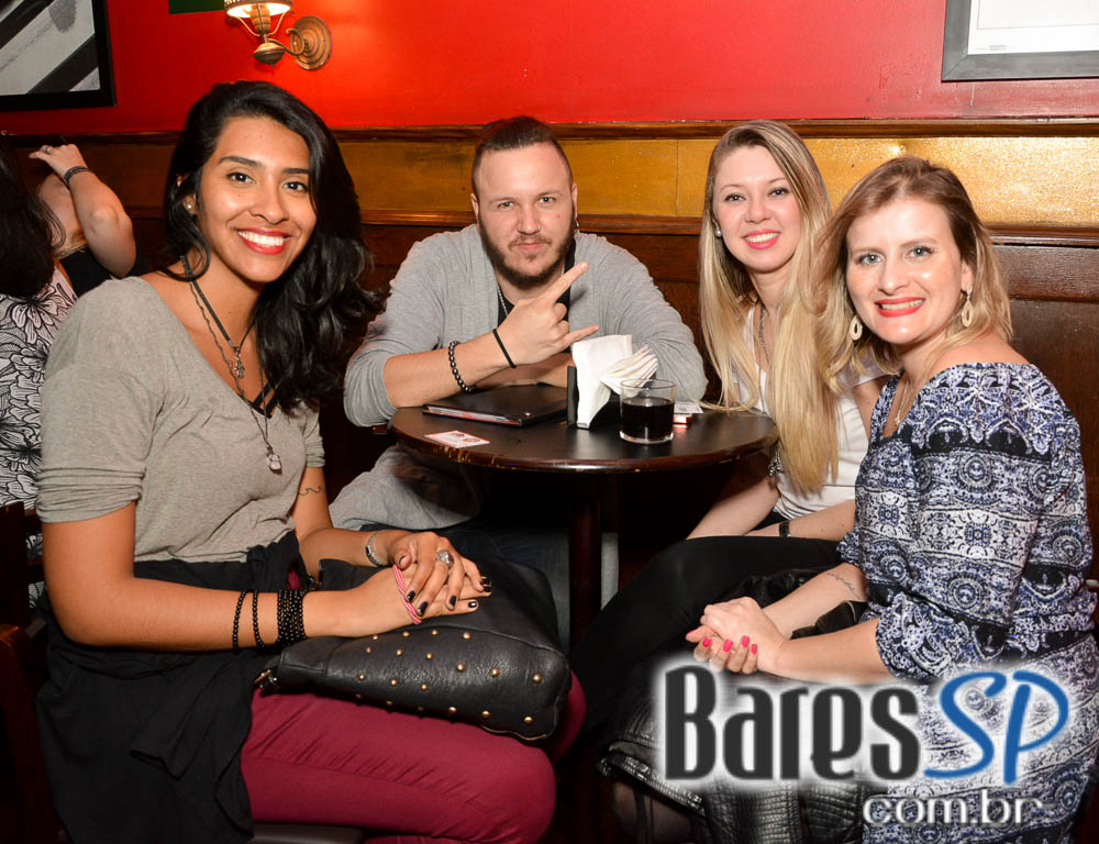 Banda Piper e William Kim comandaram a noite com muito rock no Republic Pub Banda Piper e William Kim comandaram a noite com muito rock no Republic Pub