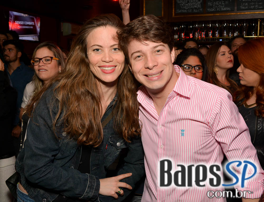 Banda Piper e William Kim comandaram a noite com muito rock no Republic Pub Banda Piper e William Kim comandaram a noite com muito rock no Republic Pub