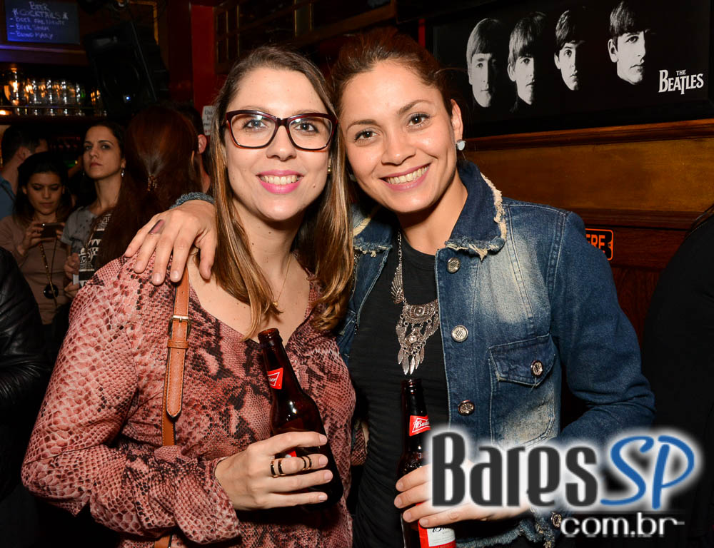 Banda Piper e William Kim comandaram a noite com muito rock no Republic Pub Banda Piper e William Kim comandaram a noite com muito rock no Republic Pub