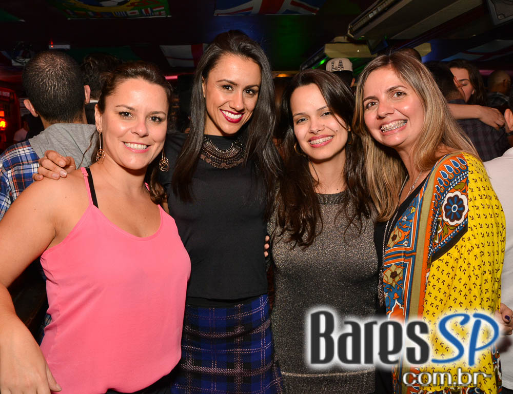 Sal Vincent e banda Piper comandaram a noite com pop rock no Republic Pub Sal Vincent e banda Piper comandaram a noite com pop rock no Republic Pub