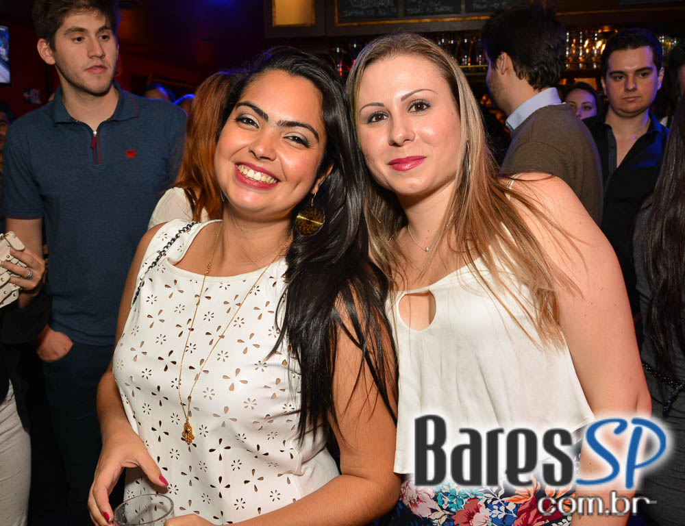 Sal Vincent e banda Piper comandaram a noite com pop rock no Republic Pub Sal Vincent e banda Piper comandaram a noite com pop rock no Republic Pub