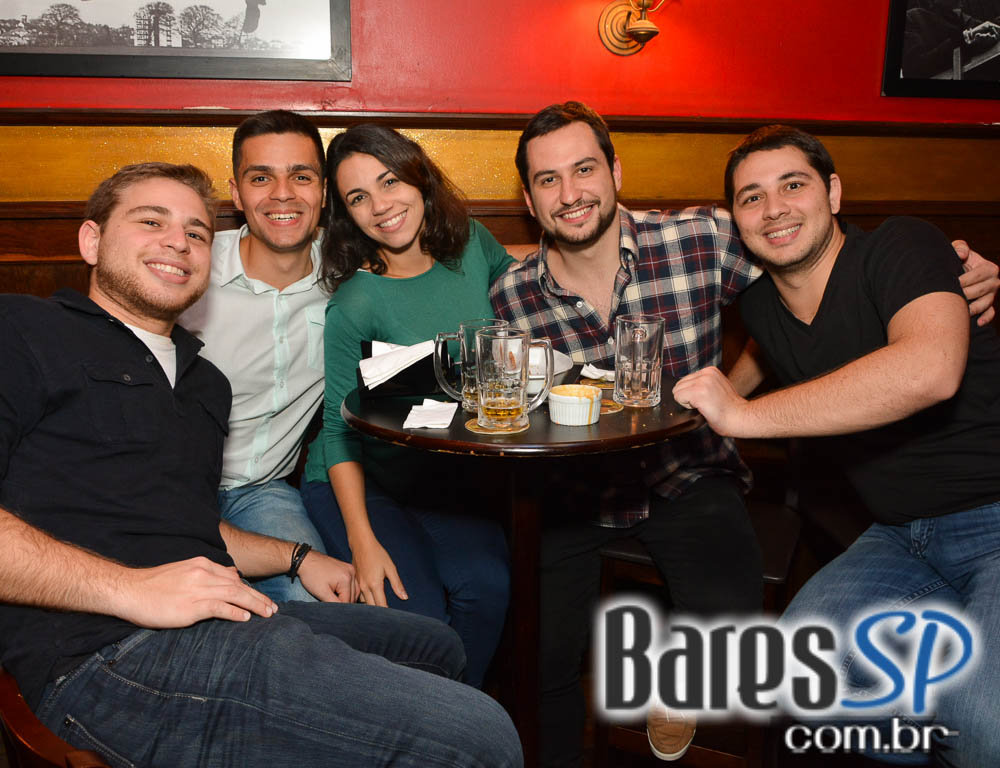 Sal Vincent e banda Piper comandaram a noite com pop rock no Republic Pub Sal Vincent e banda Piper comandaram a noite com pop rock no Republic Pub