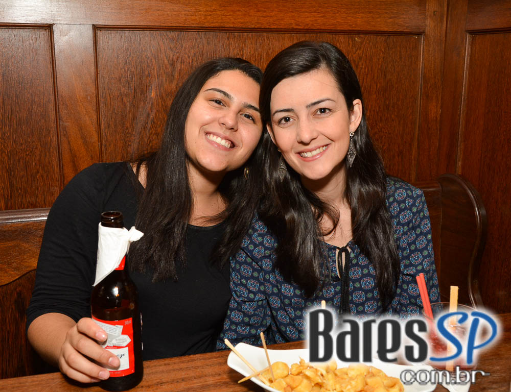 Sal Vincent e banda Piper comandaram a noite com pop rock no Republic Pub Sal Vincent e banda Piper comandaram a noite com pop rock no Republic Pub