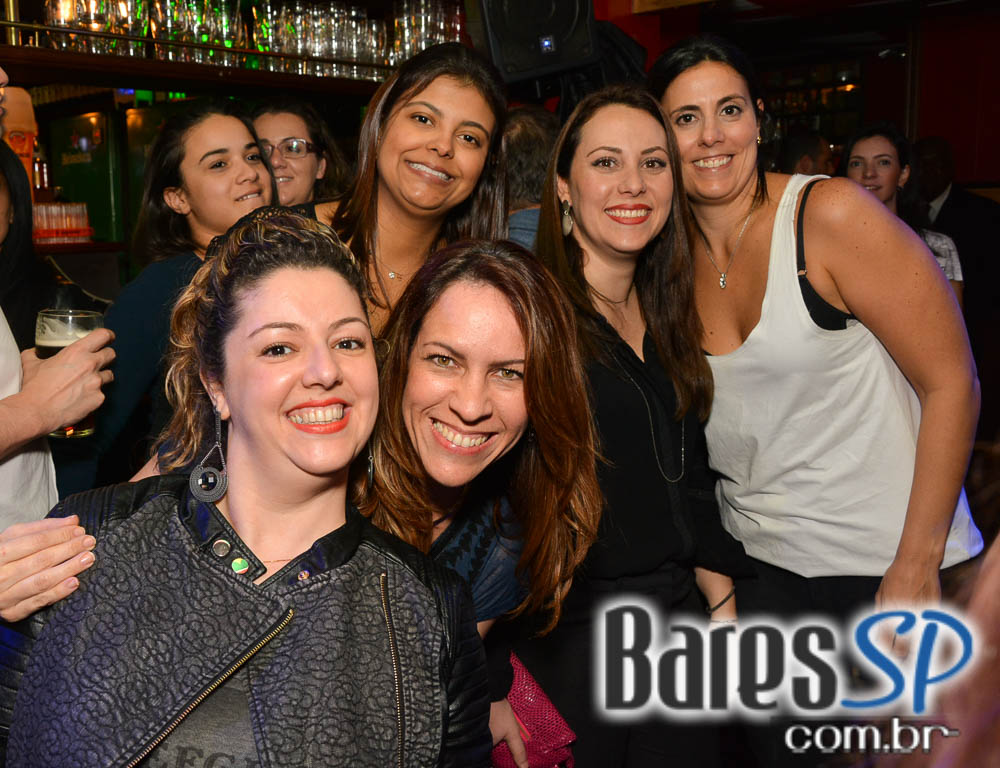 Sal Vincent e banda Piper comandaram a noite com pop rock no Republic Pub Sal Vincent e banda Piper comandaram a noite com pop rock no Republic Pub