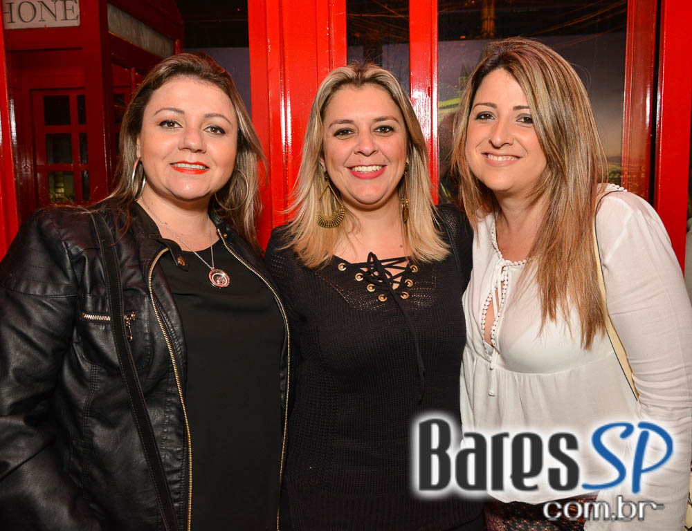 Sal Vincent e banda Piper comandaram a noite com pop rock no Republic Pub Sal Vincent e banda Piper comandaram a noite com pop rock no Republic Pub