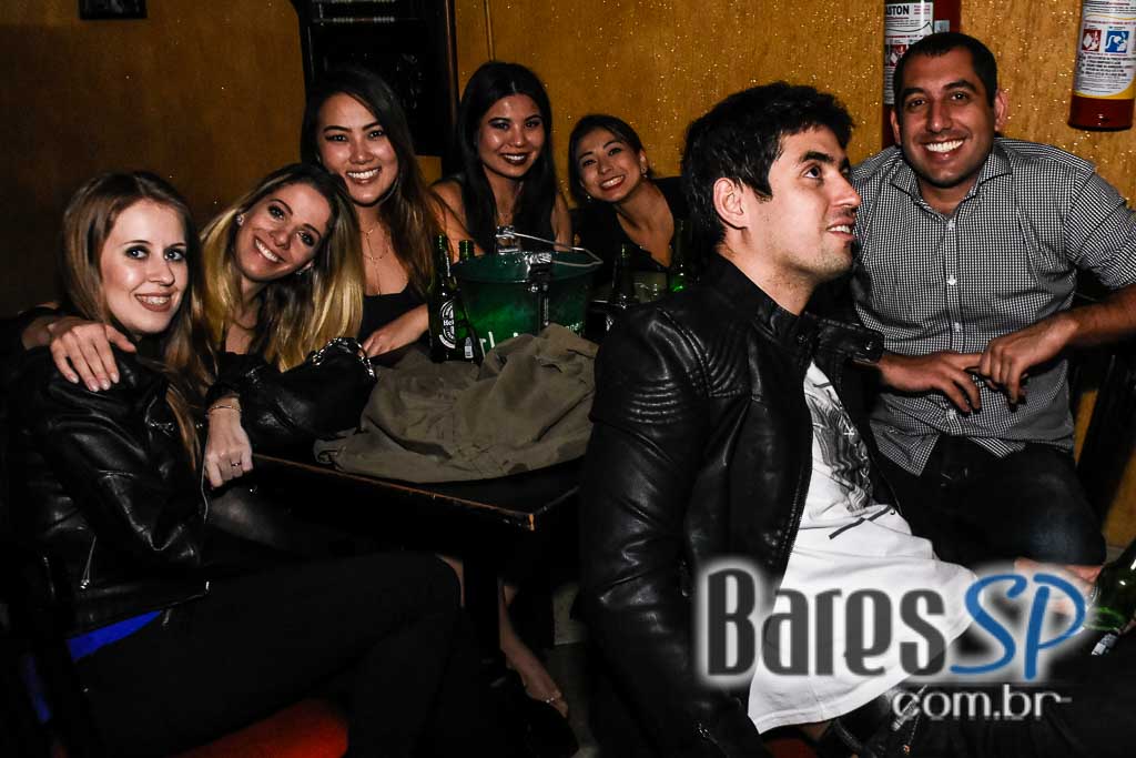 William Kim e banda Vih animaram a noite no Republic Pub William Kim e banda Vih animaram a noite no Republic Pub