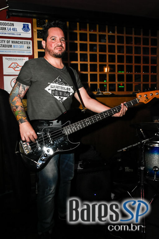 William Kim e banda Vih animaram a noite no Republic Pub William Kim e banda Vih animaram a noite no Republic Pub