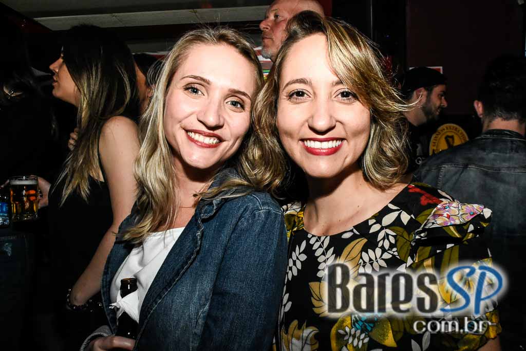 William Kim e banda Vih animaram a noite no Republic Pub William Kim e banda Vih animaram a noite no Republic Pub