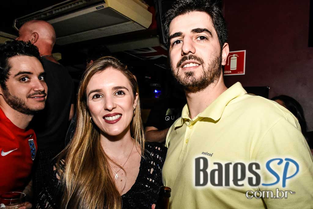 William Kim e banda Vih animaram a noite no Republic Pub William Kim e banda Vih animaram a noite no Republic Pub