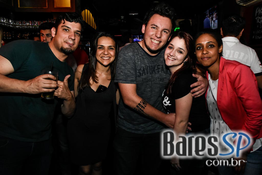 William Kim e banda Vih animaram a noite no Republic Pub William Kim e banda Vih animaram a noite no Republic Pub