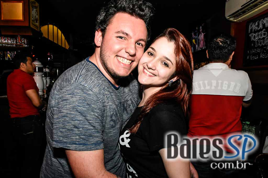 William Kim e banda Vih animaram a noite no Republic Pub William Kim e banda Vih animaram a noite no Republic Pub