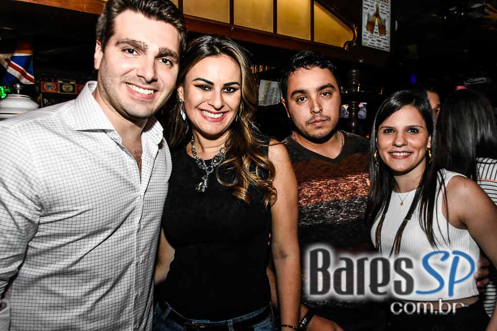 William Kim e banda Vih animaram a noite no Republic Pub William Kim e banda Vih animaram a noite no Republic Pub