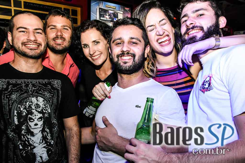 William Kim e banda Vih animaram a noite no Republic Pub William Kim e banda Vih animaram a noite no Republic Pub