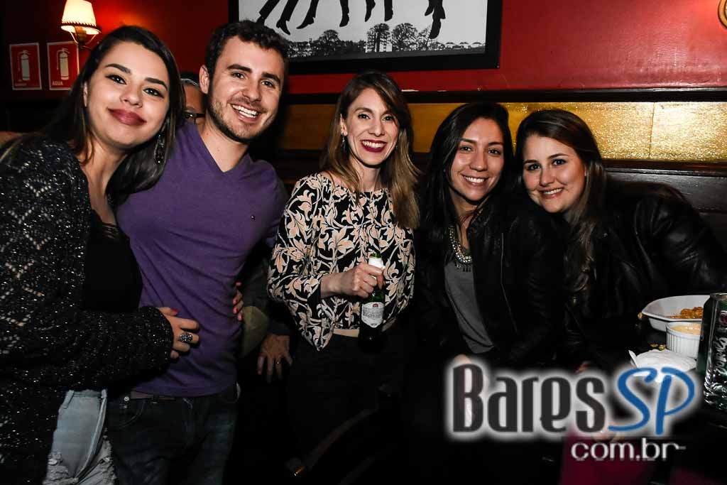 William Kim e banda Vih animaram a noite no Republic Pub William Kim e banda Vih animaram a noite no Republic Pub