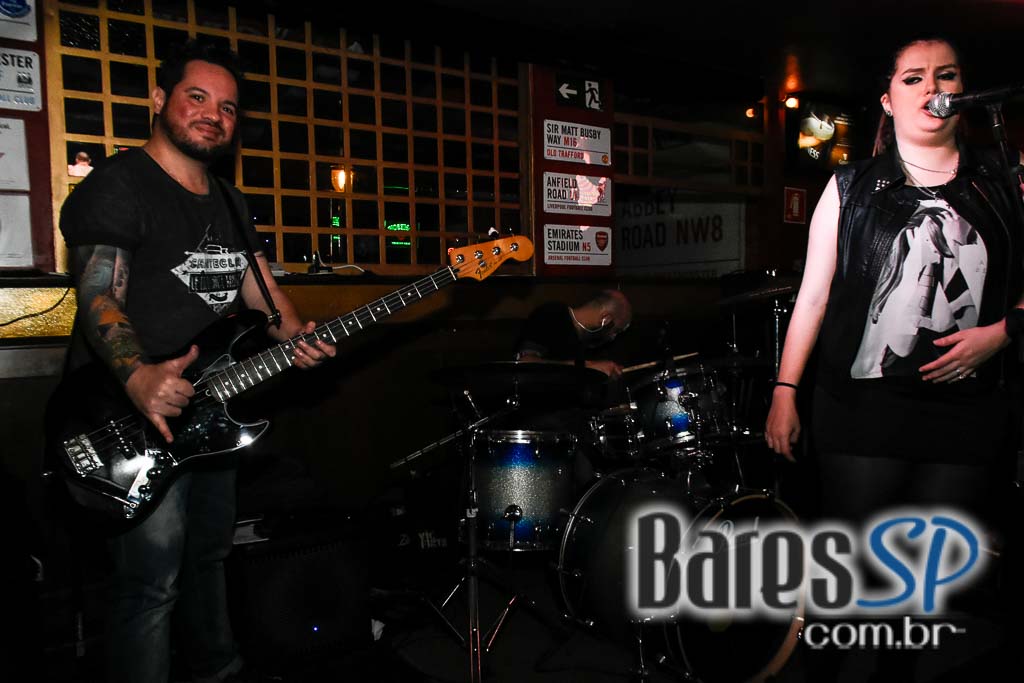 William Kim e banda Vih animaram a noite no Republic Pub William Kim e banda Vih animaram a noite no Republic Pub