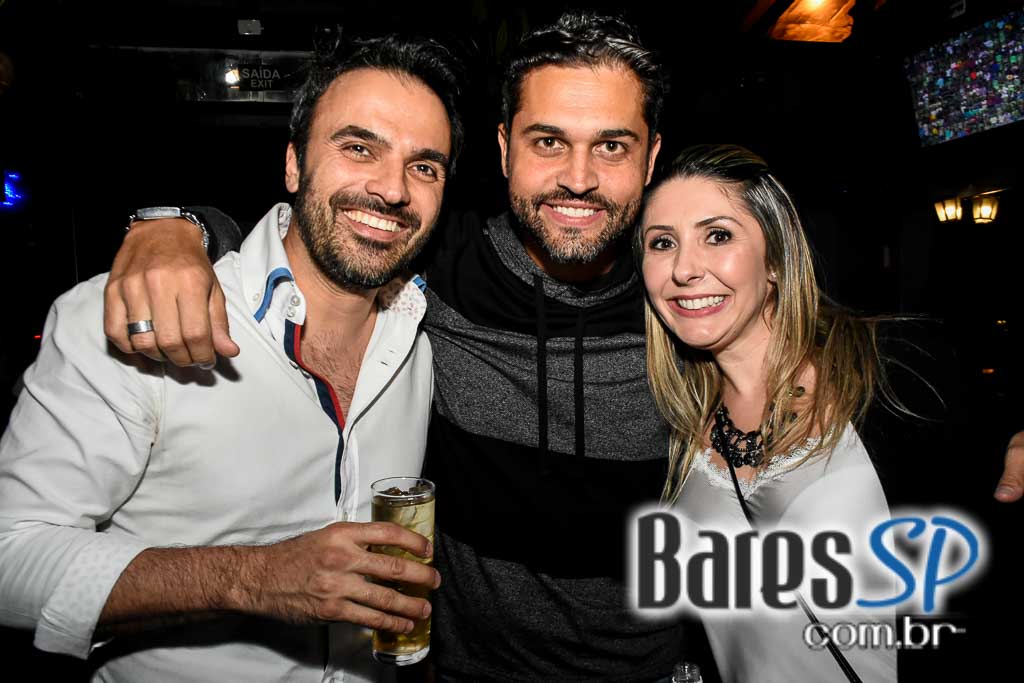 Nando e Ricky e Buiu SP comandaram a noite de quinta-feira no Boteco Todos os Santos Nando e Ricky e Buiu SP comandaram a noite de quinta-feira no Boteco Todos os Santos