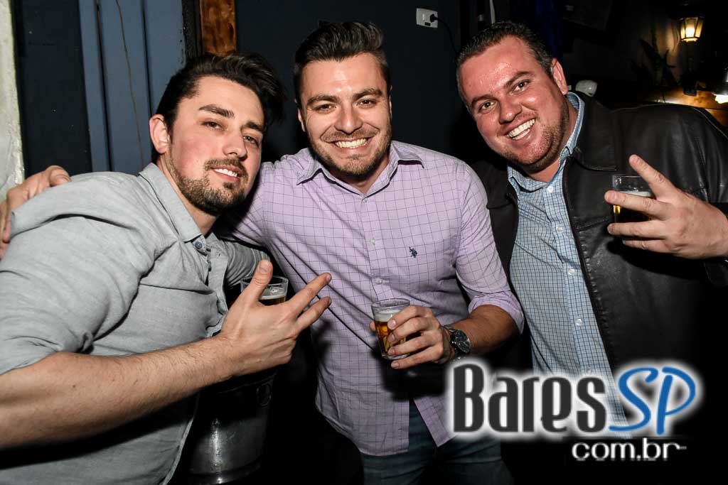 Nando e Ricky e Buiu SP comandaram a noite de quinta-feira no Boteco Todos os Santos Nando e Ricky e Buiu SP comandaram a noite de quinta-feira no Boteco Todos os Santos