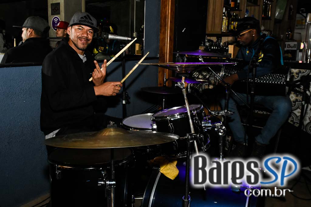 Nando e Ricky e Buiu SP comandaram a noite de quinta-feira no Boteco Todos os Santos Nando e Ricky e Buiu SP comandaram a noite de quinta-feira no Boteco Todos os Santos