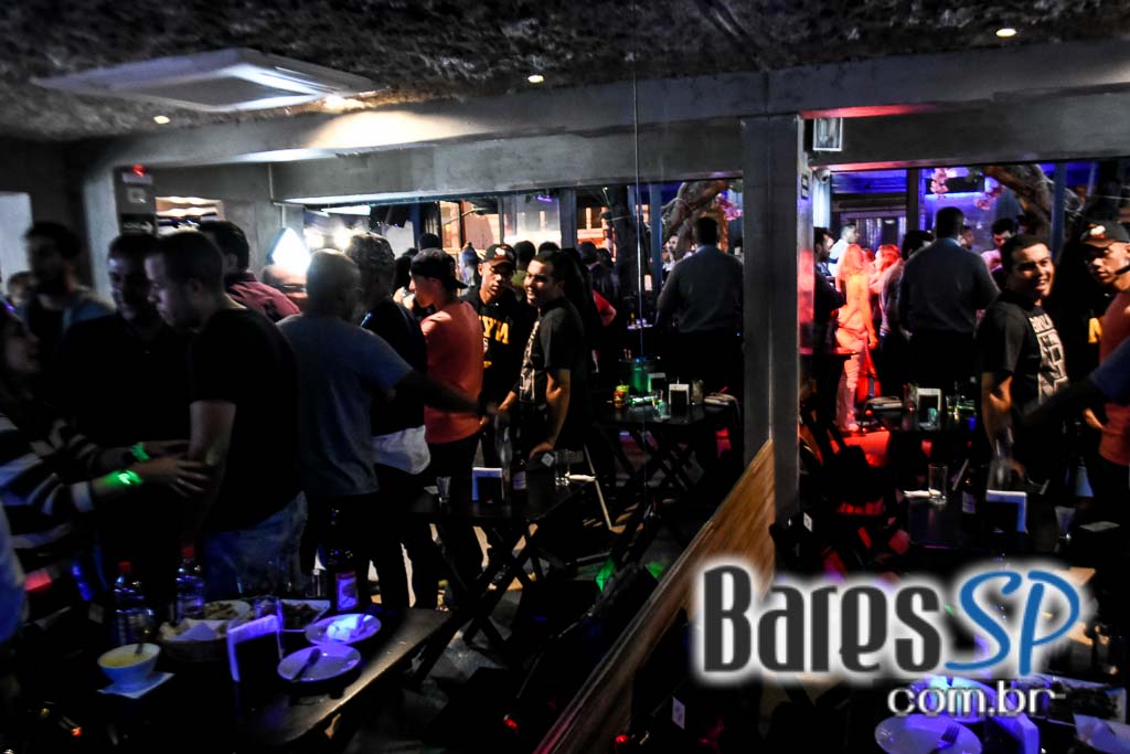 Nando e Ricky e Buiu SP comandaram a noite de quinta-feira no Boteco Todos os Santos Nando e Ricky e Buiu SP comandaram a noite de quinta-feira no Boteco Todos os Santos