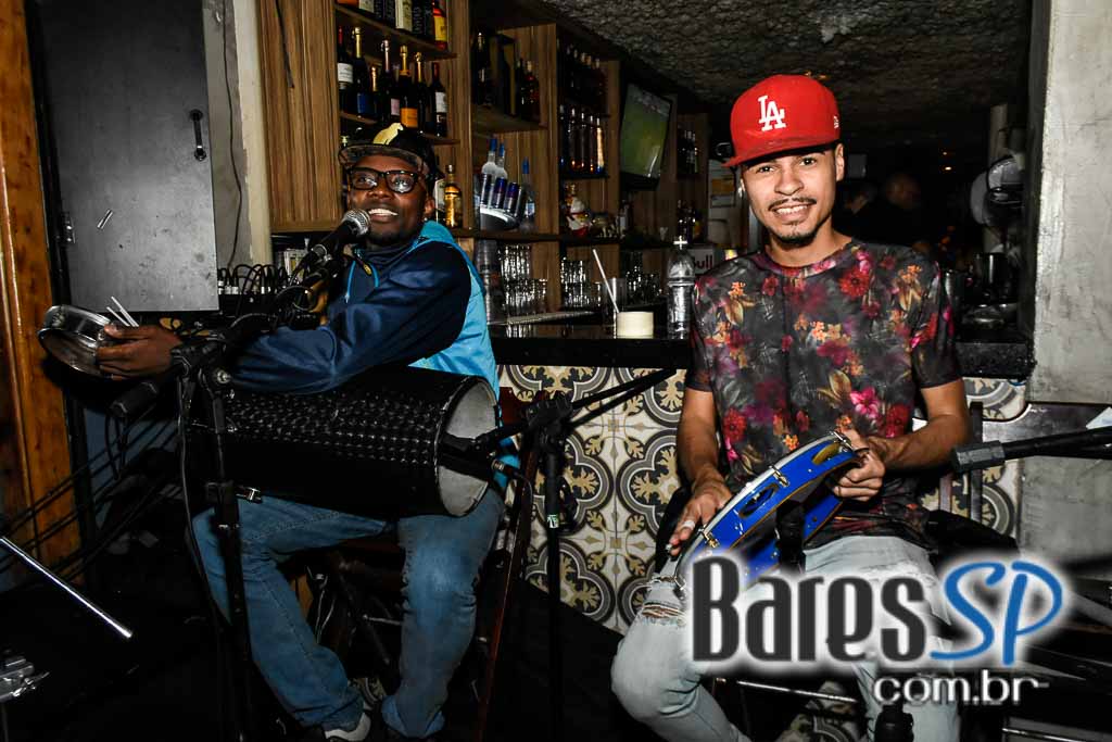Nando e Ricky e Buiu SP comandaram a noite de quinta-feira no Boteco Todos os Santos Nando e Ricky e Buiu SP comandaram a noite de quinta-feira no Boteco Todos os Santos