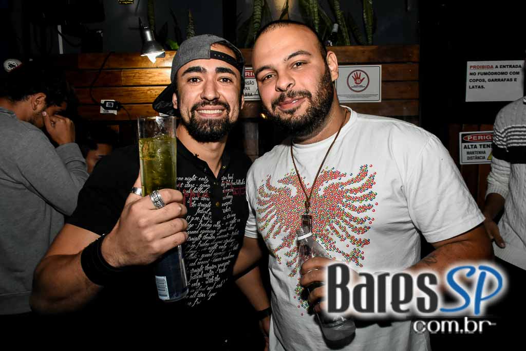 Nando e Ricky e Buiu SP comandaram a noite de quinta-feira no Boteco Todos os Santos Nando e Ricky e Buiu SP comandaram a noite de quinta-feira no Boteco Todos os Santos