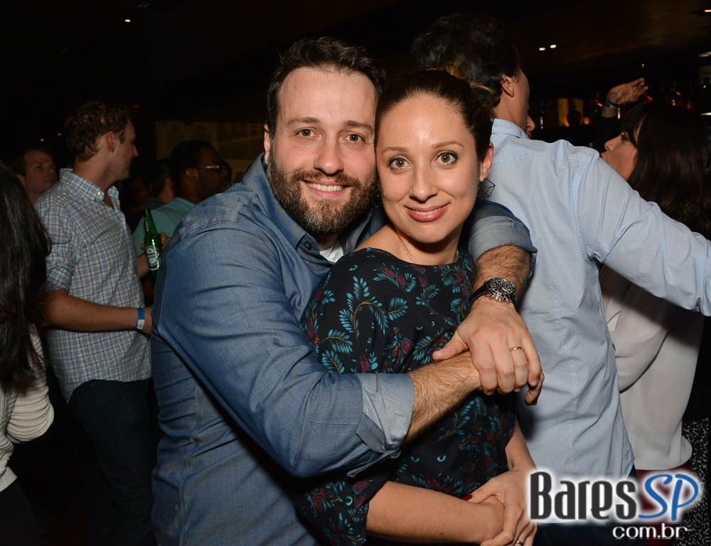 Banda Viva Noite se apresentaram no palco do Dezoito Bar Banda Viva Noite se apresentaram no palco do Dezoito Bar