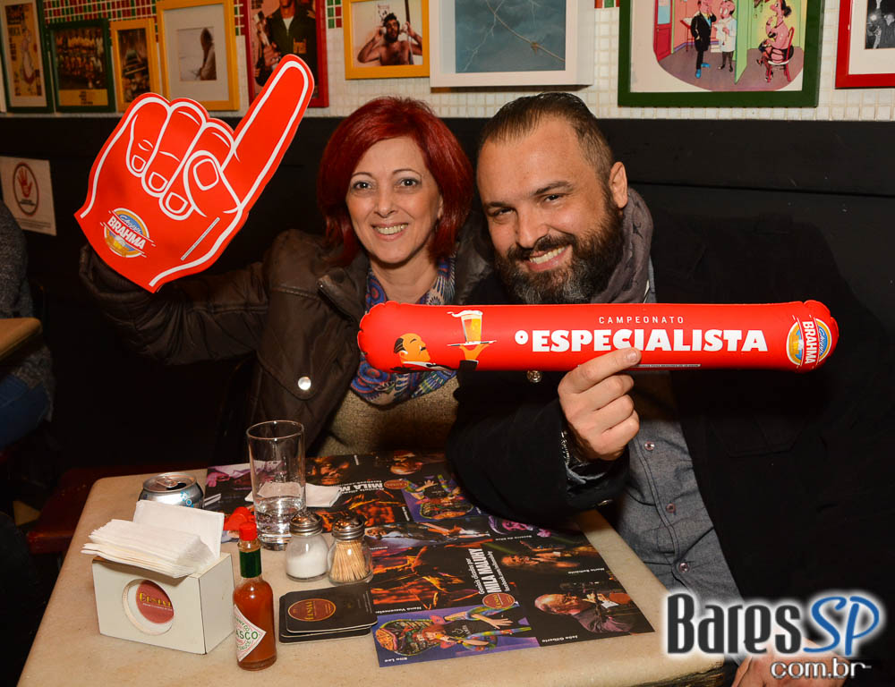 Aniversário de 10 anos do Bar Genial com lançamento de livro e nova receita no cardápio Aniversário de 10 anos do Bar Genial com lançamento de livro e nova receita no cardápio